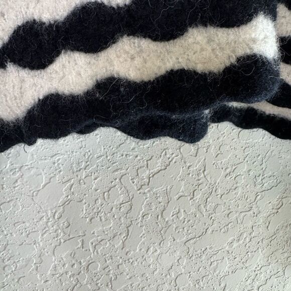 & OTHER STORIES Scalloped Crochet Merino Jumper - Picture 6 of 12